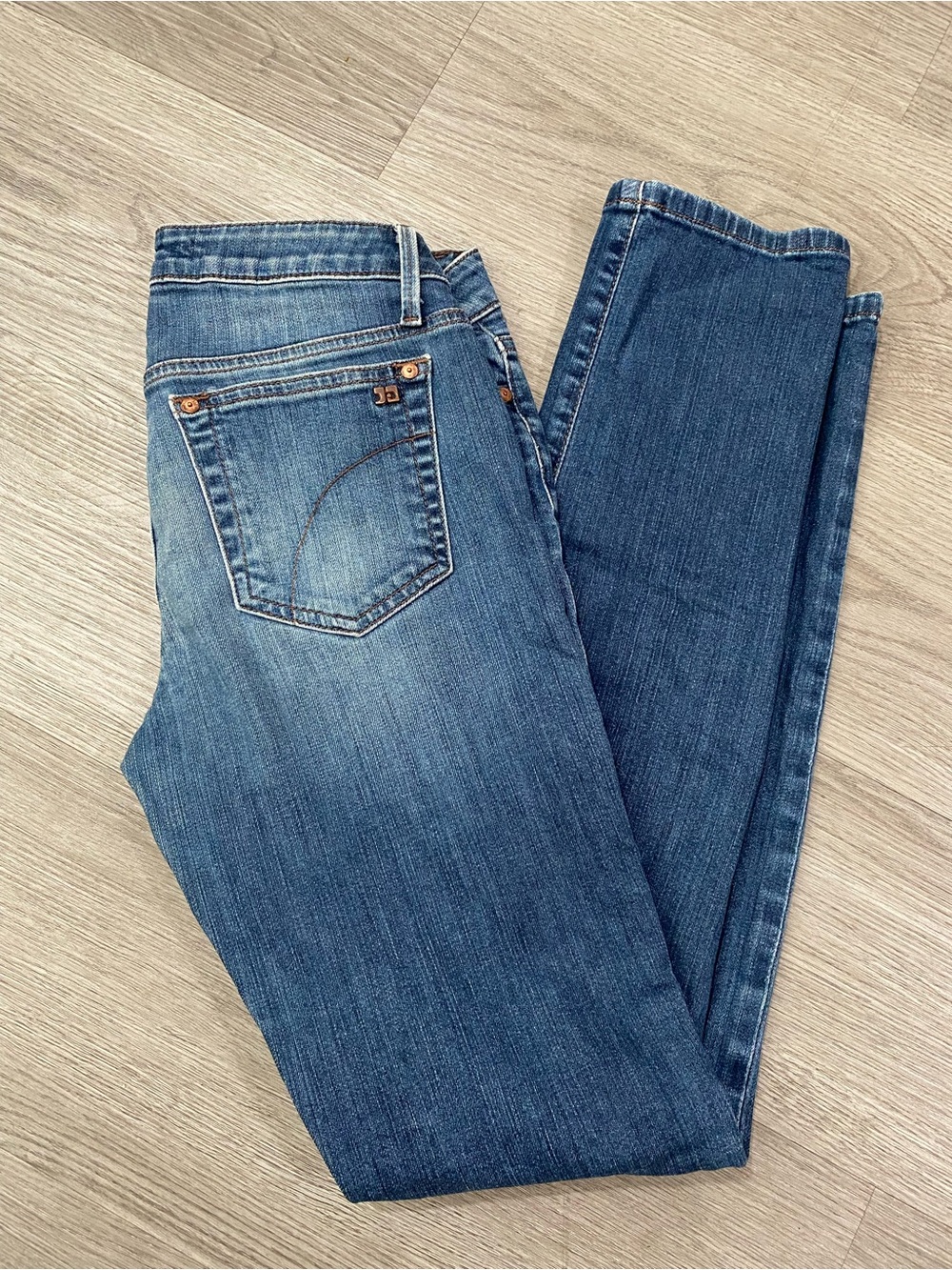 Joe's Jeans Women's Straight Leg Denim in Medium Blue Wash